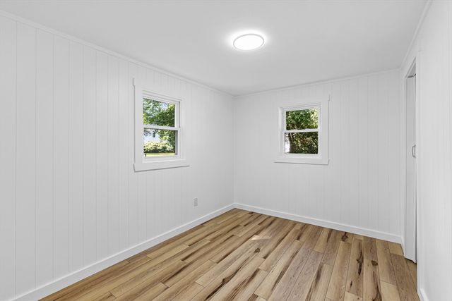 11 Fifth Ave, Lakeville, MA 02347