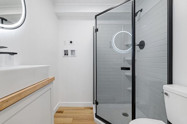 11 Fifth Ave, Lakeville, MA 02347