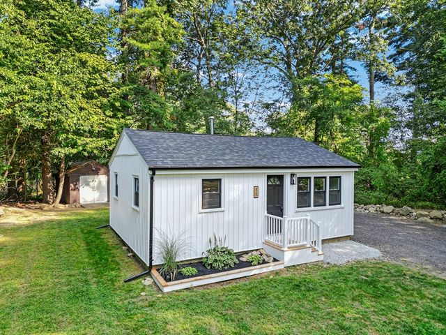 11 Fifth Ave, Lakeville, MA 02347