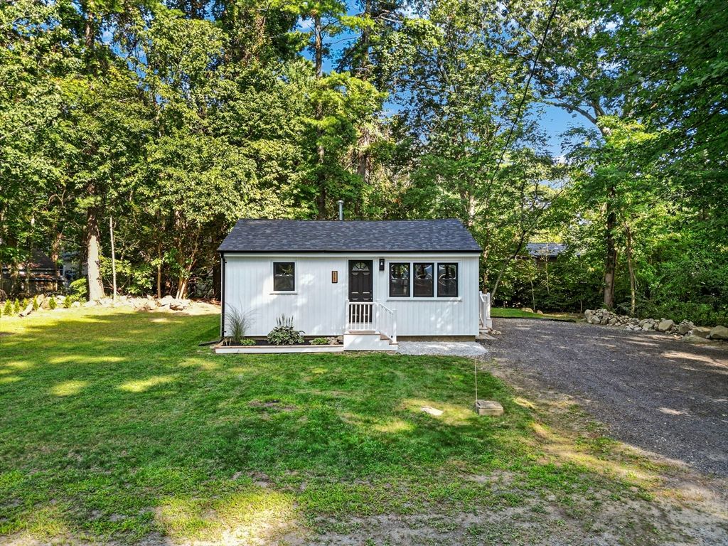 11 Fifth Ave, Lakeville, MA 02347