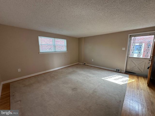 133 MEADOW LN, Philadelphia, PA 19154