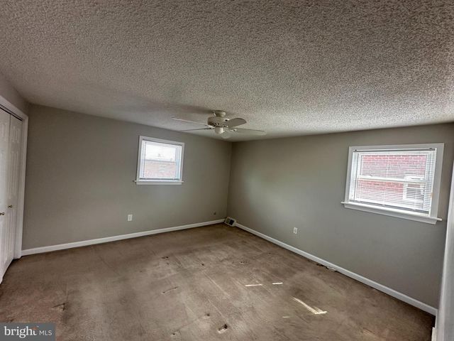 133 MEADOW LN, Philadelphia, PA 19154