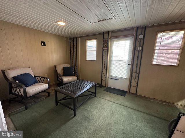 133 MEADOW LN, Philadelphia, PA 19154