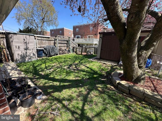 133 MEADOW LN, Philadelphia, PA 19154