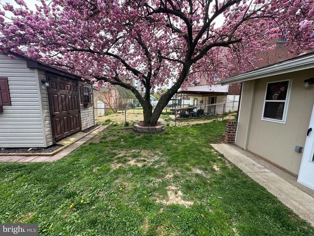 133 MEADOW LN, Philadelphia, PA 19154