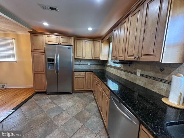 133 MEADOW LN, Philadelphia, PA 19154