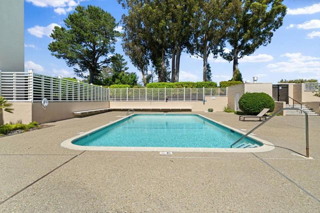 320 Vallejo Drive 22, Millbrae, CA 94030