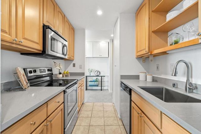 320 Vallejo Drive 22, Millbrae, CA 94030