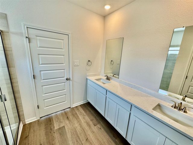 204 Coopers Hawk Crest, Cedar Creek, TX 78612