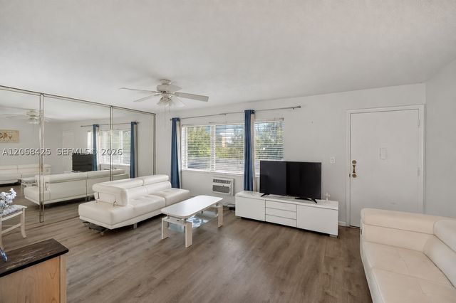 3922 NE 166th St S303, North Miami Beach, FL 33160