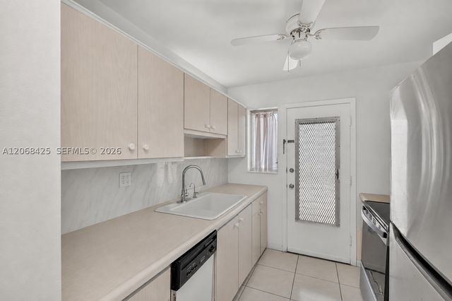 3922 NE 166th St S303, North Miami Beach, FL 33160