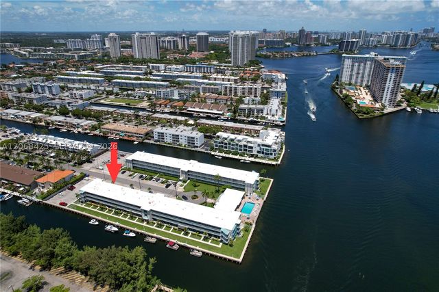 3922 NE 166th St S303, North Miami Beach, FL 33160