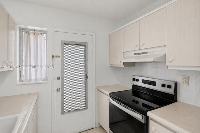 3922 NE 166th St S303, North Miami Beach, FL 33160