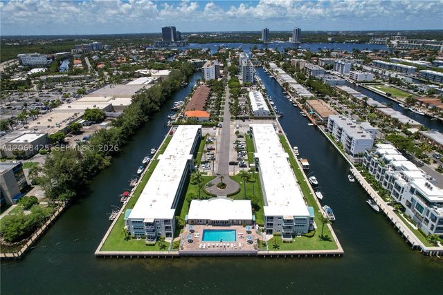3922 NE 166th St S303, North Miami Beach, FL 33160