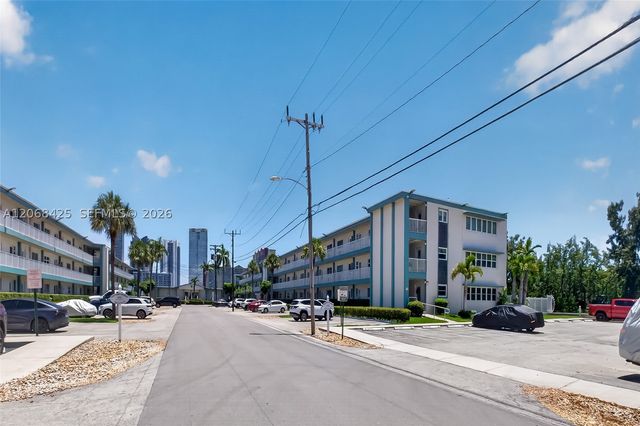 3922 NE 166th St S303, North Miami Beach, FL 33160