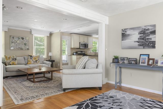 9 Catherine Ave, Franklin, MA 02038