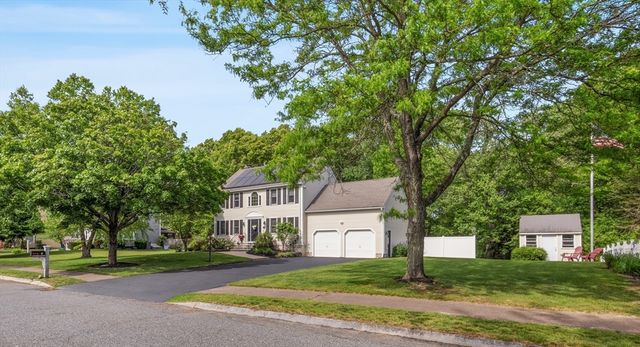 9 Catherine Ave, Franklin, MA 02038