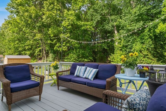 9 Catherine Ave, Franklin, MA 02038