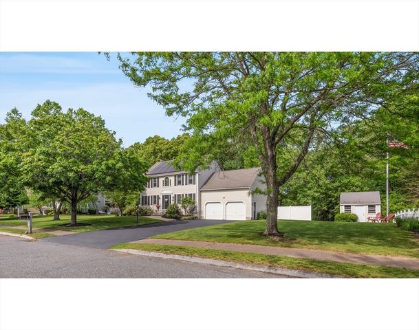 9 Catherine Ave, Franklin, MA 02038