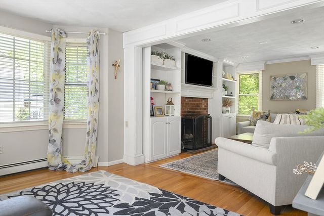 9 Catherine Ave, Franklin, MA 02038