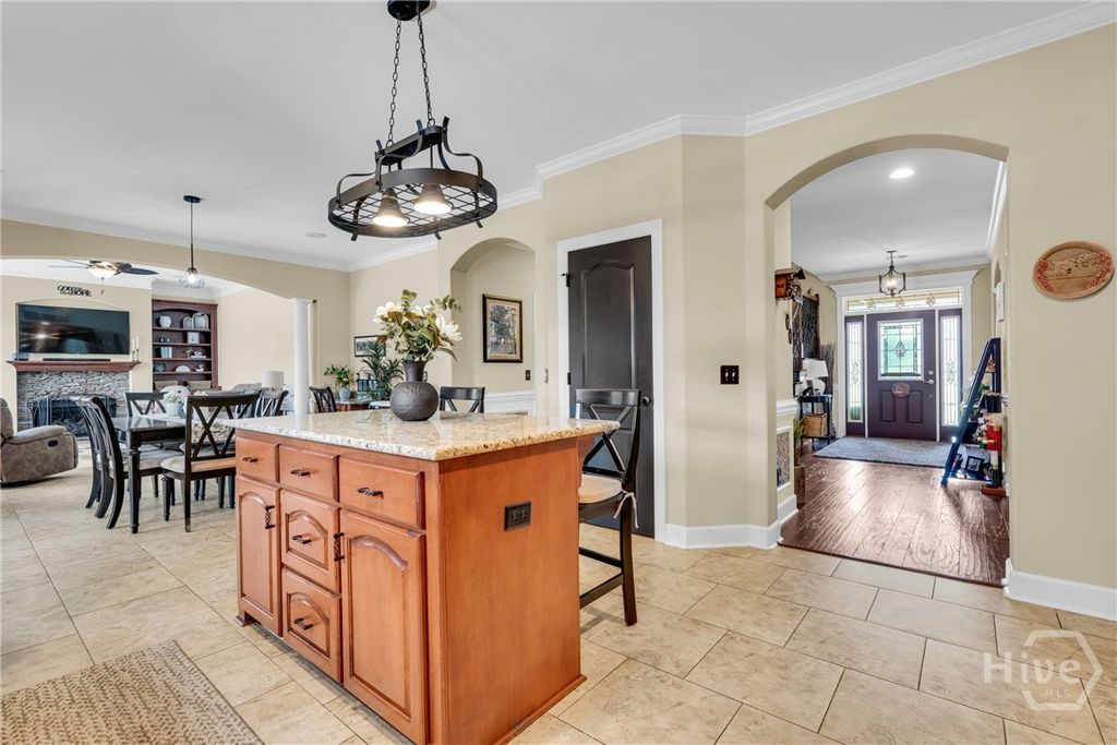 Image 16 of property listing at 4 Grand View Court, Pooler, GA 31322