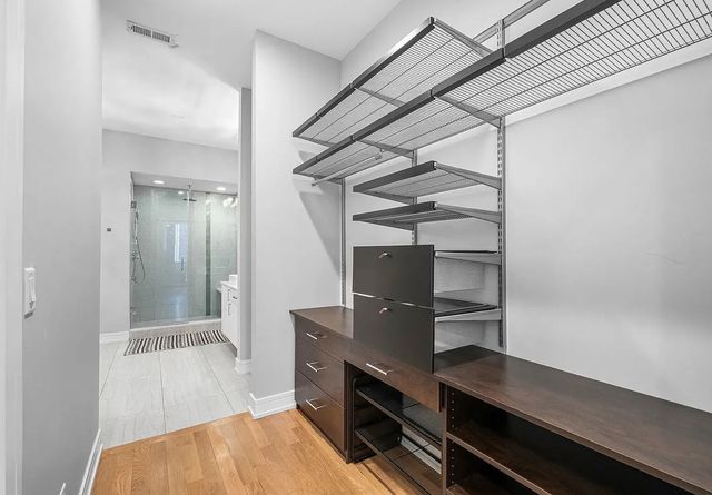 650 N Morgan Street 202, Chicago, IL 60642
