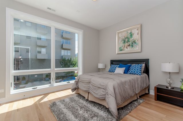 650 N Morgan Street 202, Chicago, IL 60642