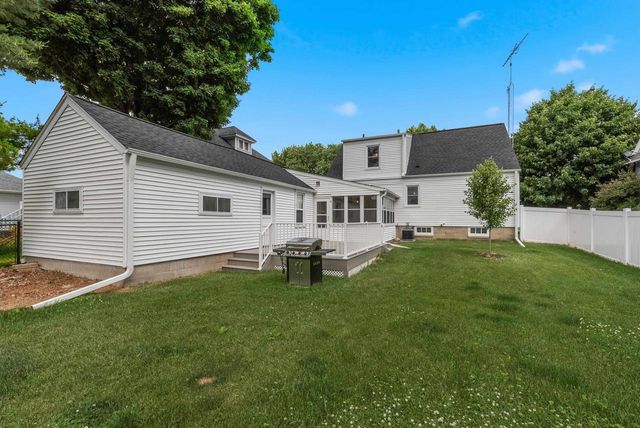 262 W North Street, Juneau, WI 53039