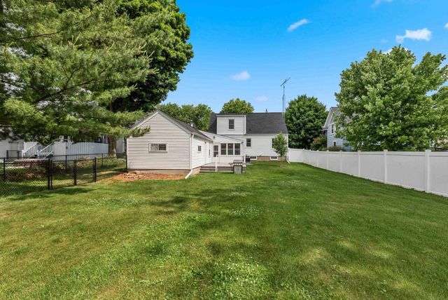 262 W North Street, Juneau, WI 53039