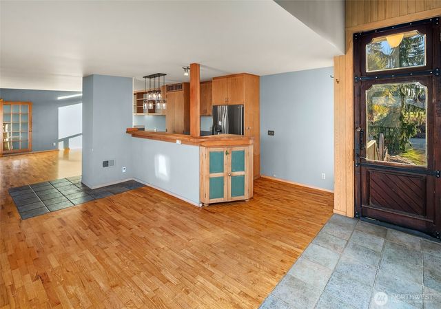 9722 SW Windmill Street, Vashon, WA 98070