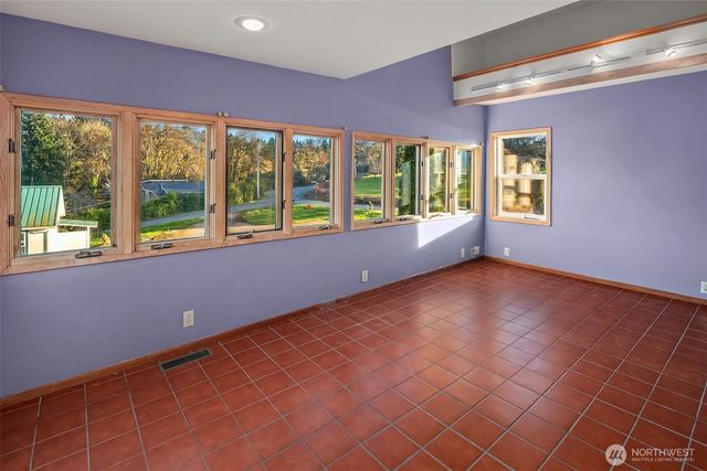 9722 SW Windmill Street, Vashon, WA 98070