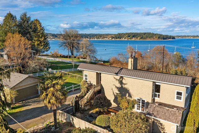 9722 SW Windmill Street, Vashon, WA 98070