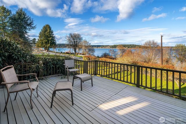 9722 SW Windmill Street, Vashon, WA 98070