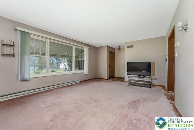 4722 Steuben Road, Lower Nazareth Twp, PA 18064