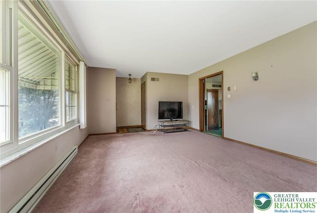 4722 Steuben Road, Lower Nazareth Twp, PA 18064