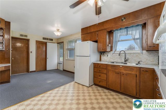 4722 Steuben Road, Lower Nazareth Twp, PA 18064
