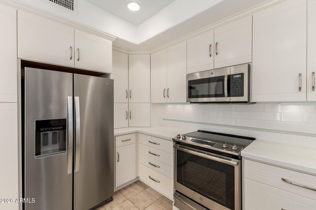 10068 E CINNABAR Avenue, Scottsdale, AZ 85258