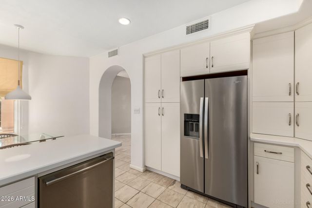 10068 E CINNABAR Avenue, Scottsdale, AZ 85258