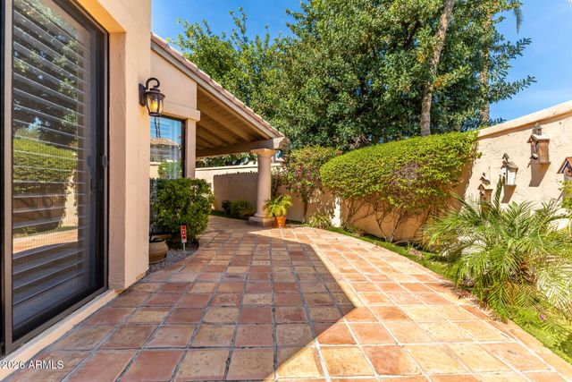 10068 E CINNABAR Avenue, Scottsdale, AZ 85258