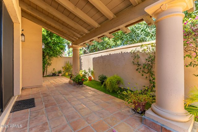 10068 E CINNABAR Avenue, Scottsdale, AZ 85258