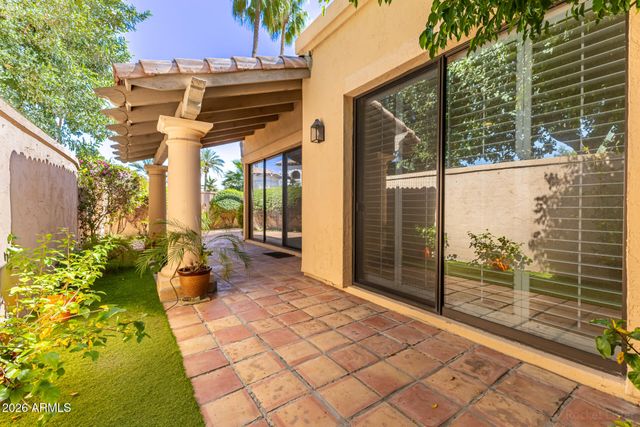 10068 E CINNABAR Avenue, Scottsdale, AZ 85258