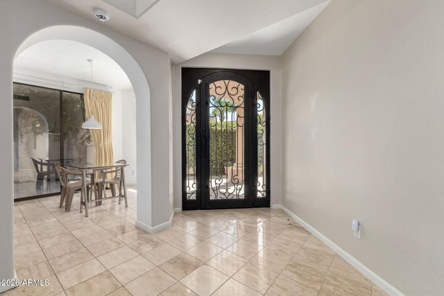 10068 E CINNABAR Avenue, Scottsdale, AZ 85258