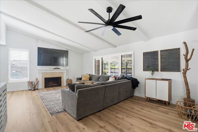 10940 Andora Avenue, Chatsworth (los Angeles), CA 91311