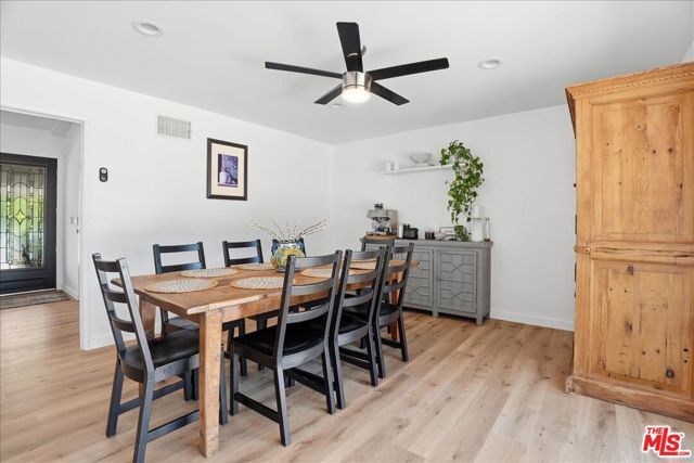 10940 Andora Avenue, Chatsworth (los Angeles), CA 91311