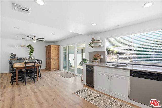 10940 Andora Avenue, Chatsworth (los Angeles), CA 91311