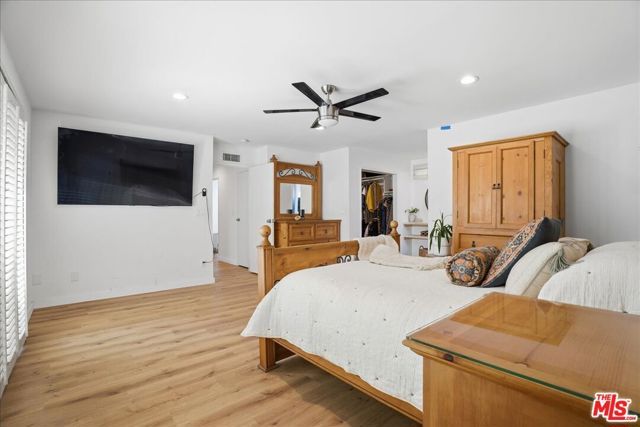 10940 Andora Avenue, Chatsworth (los Angeles), CA 91311