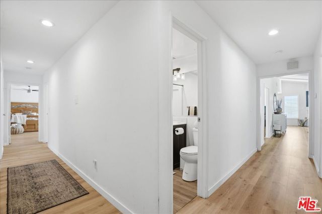 10940 Andora Avenue, Chatsworth (los Angeles), CA 91311