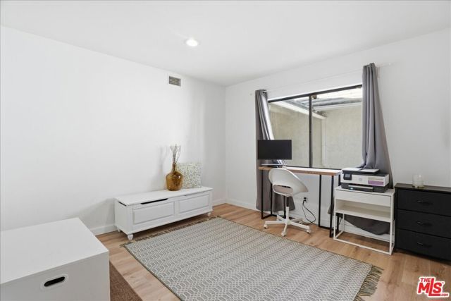 10940 Andora Avenue, Chatsworth (los Angeles), CA 91311