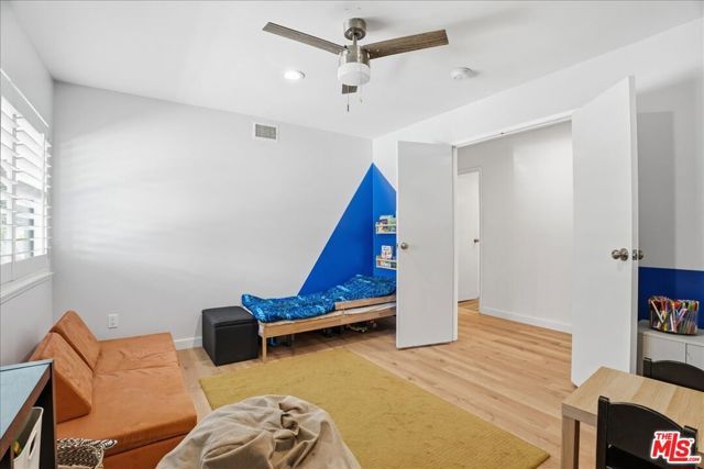 10940 Andora Avenue, Chatsworth (los Angeles), CA 91311