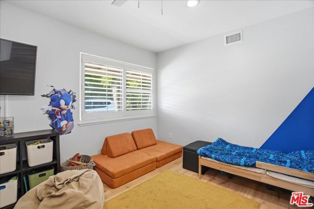 10940 Andora Avenue, Chatsworth (los Angeles), CA 91311